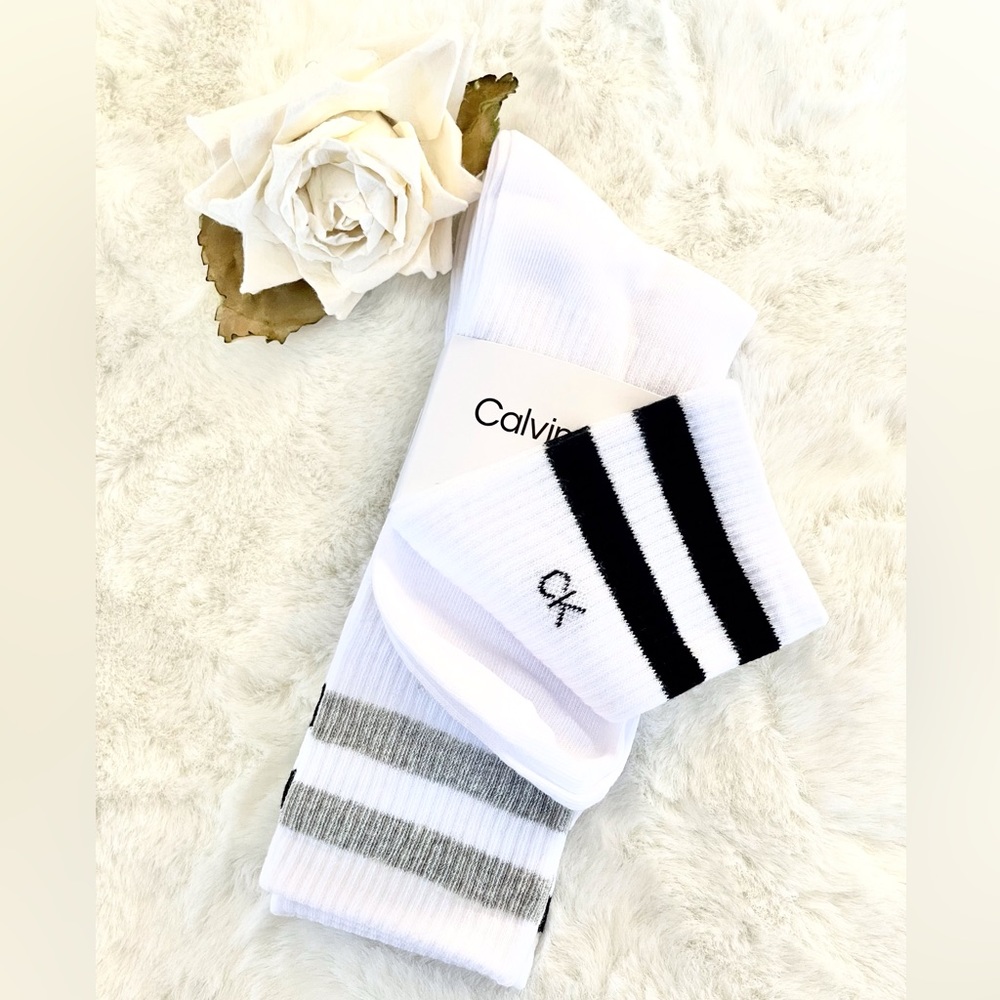 New w/tags MENS CALVIN KLEIN 3PK COMBED COTTON CREW SOCKS (cotton nylon spandex)